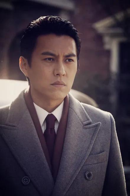 都說山東盛產美男子，這13位魯籍男星，個個五官端正，英氣逼人