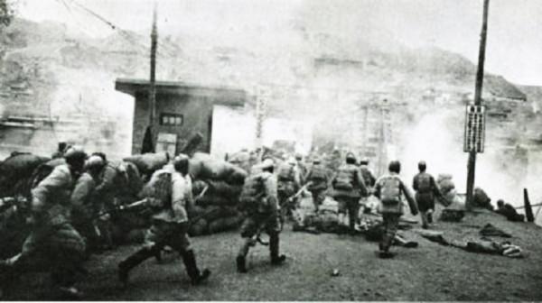 炮轟10餘萬馬家軍，彭老總的封神之戰，為紅軍西路軍兩萬戰士報仇