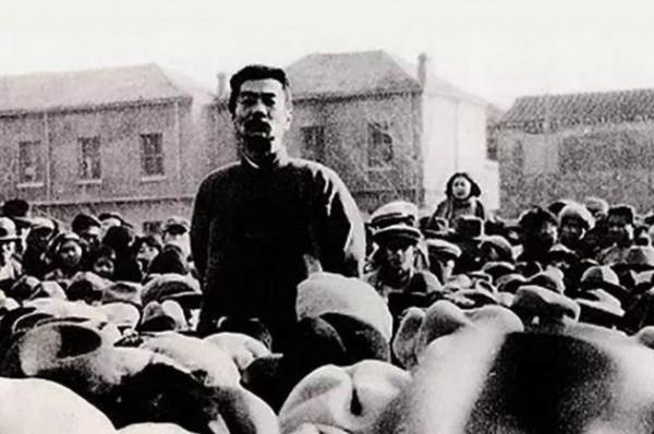 同為當時兩大文豪,魯迅為何要罵梁實秋為“資本家的乏走狗”? 同為當時兩大文豪,魯迅為何要罵梁實秋為“資本家的乏走狗”?