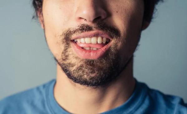 前一天剛颳了鬍子,隔天就長出來了,鬍鬚長得快,說明什麼呢 前一天剛颳了鬍子,隔天就長出來了,鬍鬚長得快,說明什麼呢