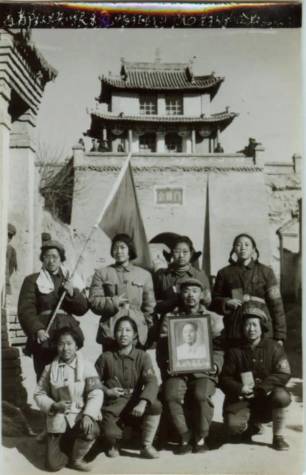 一組看了之後令人鼓舞的老照片、宣傳畫、標語 一組看了之後令人鼓舞的老照片、宣傳畫、標語