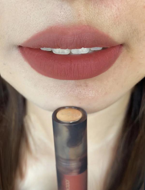 女人再懶，素顏出門也別忘記塗口紅，這幾支色號讓你氣質更出眾