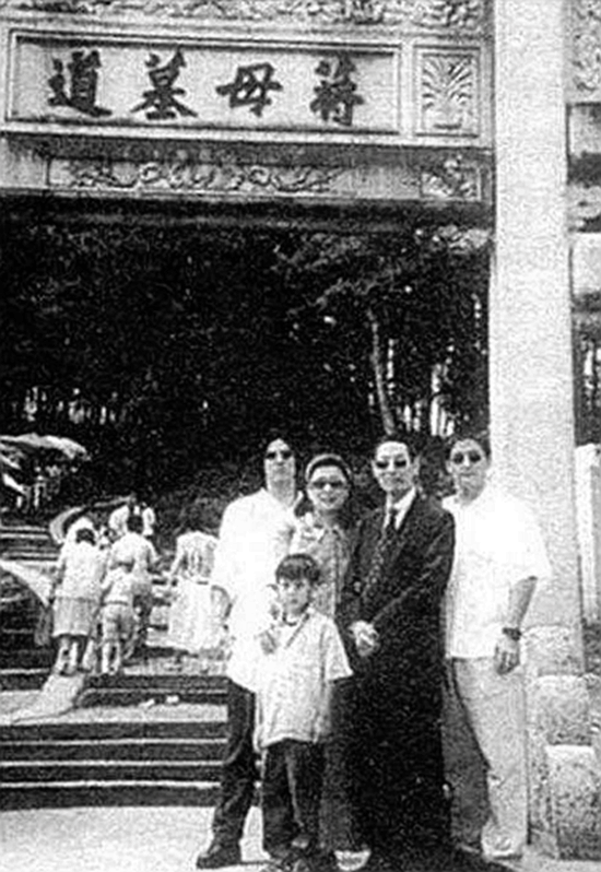 96年國民黨拒絕“兩蔣”移靈大陸，蔣孝勇坦言：父親晚年看錯了人