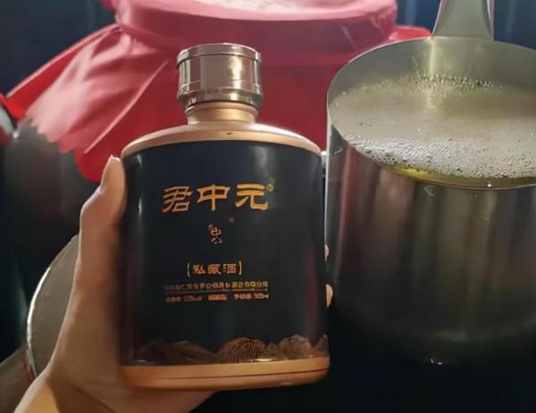 喝白酒,不管有錢沒錢,這2種白酒儘量少喝,口感差還容易上頭 喝白酒,不管有錢沒錢,這2種白酒儘量少喝,口感差還容易上頭