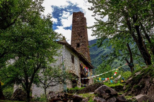天路之行--川藏北線317+阿里南線+川藏南線318 第六篇 碉樓之鄉