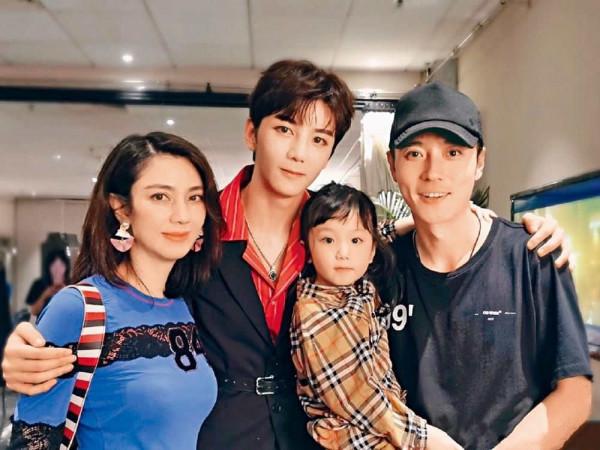 未婚生子的7位女港星，各有各的心酸，最大56歲，最小29歲跳樓