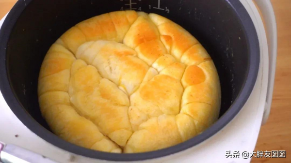 不要烤箱，電飯鍋做鹽麵包的方法，手工揉麵，無器械