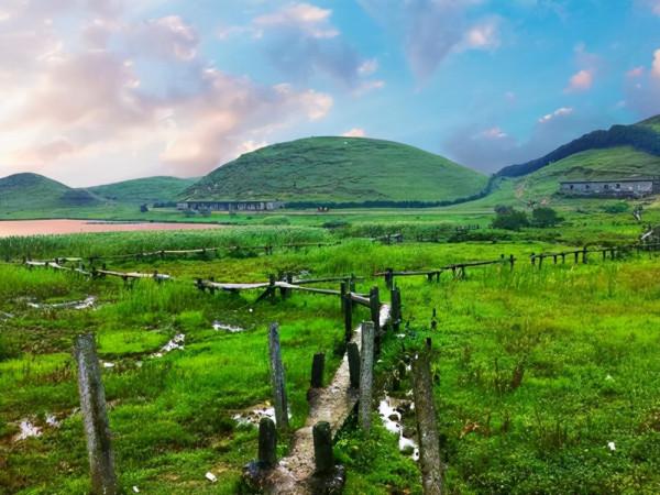藏在湖南的大草原,被譽為“北江之源的一滴眼淚”,距市區60公里 藏在湖南的大草原,被譽為“北江之源的一滴眼淚”,距市區60公里