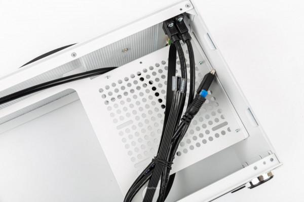 裝臺可以拎著走的ITX&mdash;&mdash;超頻三 蜂鳥1 i100C PRO 白色裝機分享