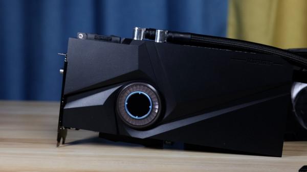 用萬元投影儀和男朋友一起看8K，太爽了