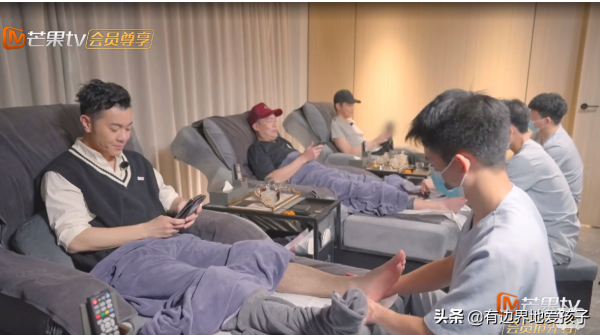 生活不只有分數、掙錢、是非對錯，看大灣仔的夜重新整理我的生活態度