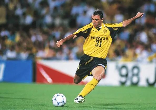 74歲退休的神奇教練,終究也玩不動中國足球 74歲退休的神奇教練,終究也玩不動中國足球