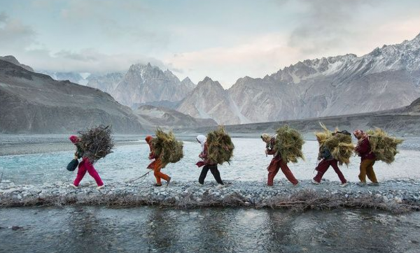 西姆沙爾“雪山人”：雪山上如履平地，6000米高原挖礦淘金難養家