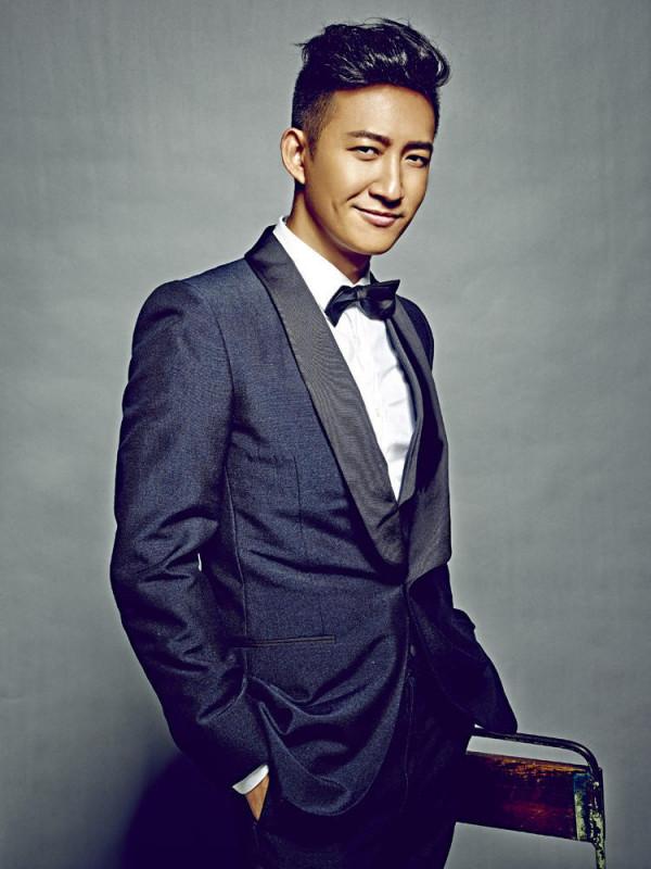 王陽的低調情史:靠帥氣征服了2個女人,寵妻如命成娛圈一股清流 王陽的低調情史:靠帥氣征服了2個女人,寵妻如命成娛圈一股清流