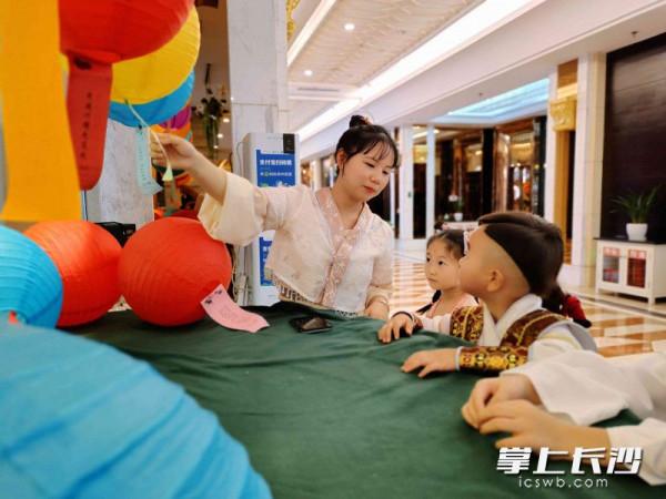 組圖|中秋出遊,幸福滿滿 組圖|中秋出遊,幸福滿滿