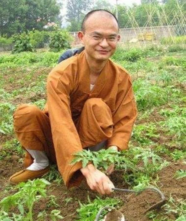 寒門貴子張清光：曾是清華博士，拋棄父母去當和尚，如今怎樣了？