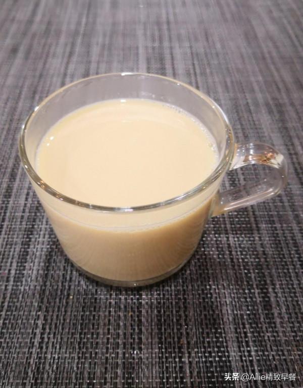 每天早餐不重樣，南瓜多層肉餅搭配新鮮果蔬，營養全面身體棒