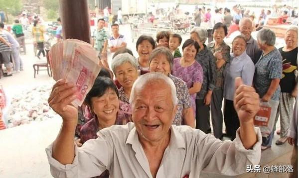 農村老人有什麼福利​?只要符合年紀要求,可享受4個福利 農村老人有什麼福利​?只要符合年紀要求,可享受4個福利