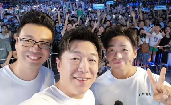 “老實人”王迅:拋棄糟糠妻,娶小18歲嬌妻,前妻去世被罵上熱搜 “老實人”王迅:拋棄糟糠妻,娶小18歲嬌妻,前妻去世被罵上熱搜