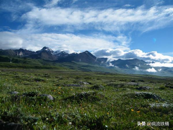 徒步西藏第29天:投宿無門,被山谷中的藏傳佛學院收留 徒步西藏第29天:投宿無門,被山谷中的藏傳佛學院收留