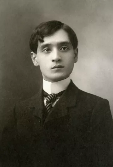 民國名媛OR名門公子？被遺忘的Nadine Hwang傳奇無限的一生