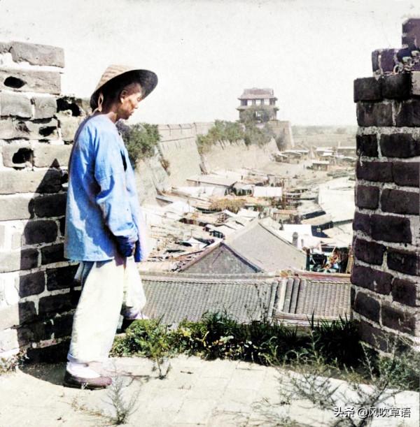 1904年的奉天（今瀋陽）中街，鐘鼓樓邊的街市熱鬧繁華