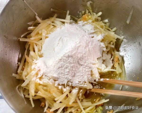 入冬後常吃白蘿蔔,用它做早餐,簡單家常鮮香味美,不放肉也好吃 入冬後常吃白蘿蔔,用它做早餐,簡單家常鮮香味美,不放肉也好吃