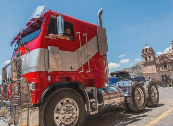 變形金剛6上映推遲1年，這次選黑人女主，網友：導演不用花瓶了