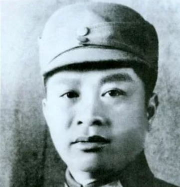 葉挺遇難時，飛機上還有三人，地位都不在葉挺之下，他們是何人