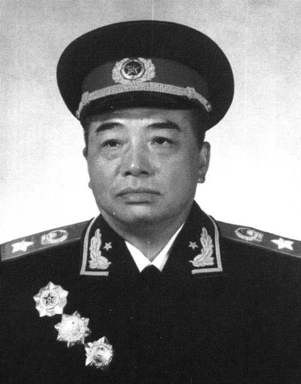 蔣介石任命葉挺為新四軍軍長!毛澤東:他是國民黨中將,合適嗎? 蔣介石任命葉挺為新四軍軍長!毛澤東:他是國民黨中將,合適嗎?