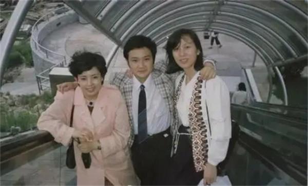 入戲太深以賈寶玉自詡，苦追陳曉旭被拒，32歲酗酒暴病離開人世