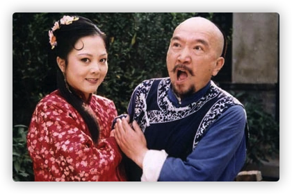 李保田兒子惹爭議，舉著酒瓶在別墅院子跳舞，走路搖晃被嘲諷炫富