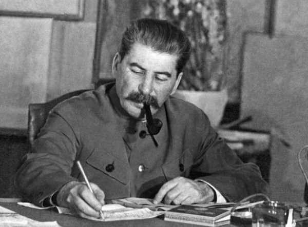 揭秘！長津湖戰役未公開的歷史，一泡尿引出志願軍的另一個對手