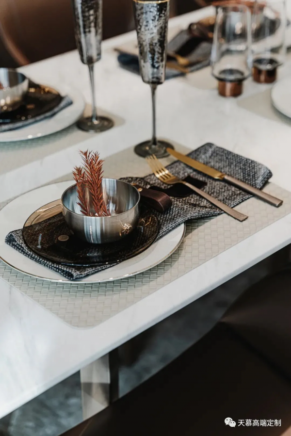 意式輕奢傢俱如何搭配才能適合家裝？看看下面案例就知道了