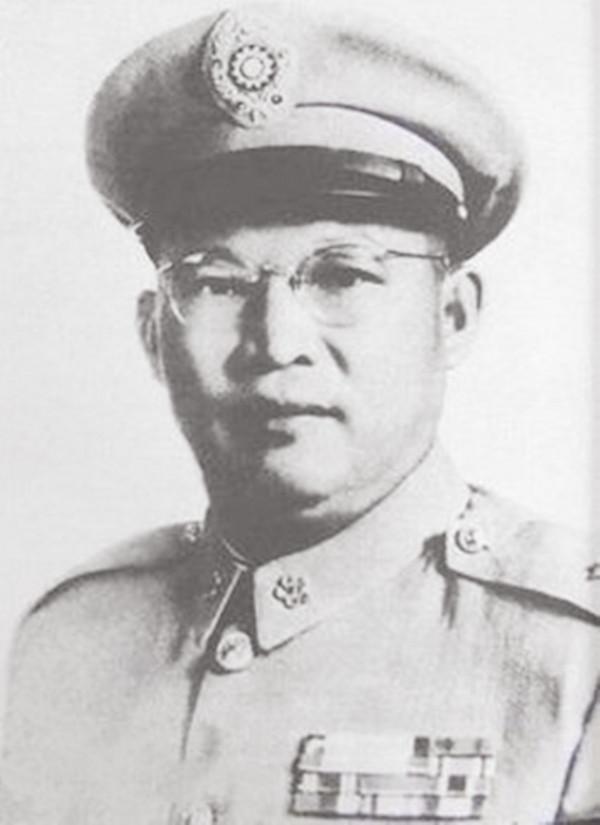 蘭封失守，薛嶽要求槍決桂永清，一看他的老丈人，只好將師長槍斃