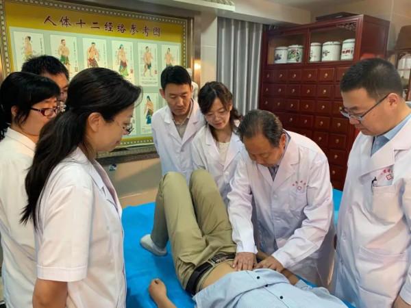 【專家推介】領跑學術科技的鏗鏘玫瑰——記甘肅省中醫院科研處處長、中醫眼科主任醫師羅向霞