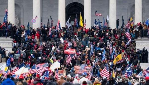 西方為何持續衰落沒法救了？英國學者：有四大原因，中國強大居首