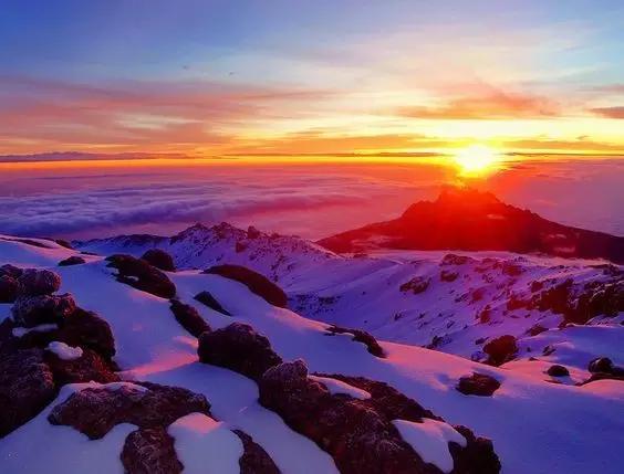 虎年春節的儀式感 &vert; 年初一登頂乞力馬紮羅 &vert; 肯亞山