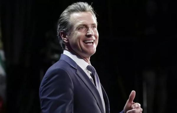 全美政治“地震”!加州州長深陷罷免危機,繼任者或為特朗普“鐵粉” 全美政治“地震”!加州州長深陷罷免危機,繼任者或為特朗普“鐵粉”