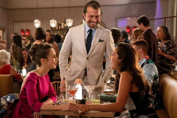 《艾米莉在巴黎》第二季，鮮肉收割機 Emily 又有新男人了