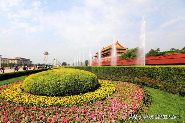 京城：天安門廣場&quot;祝福祖國&quot;主題大花籃主體完成