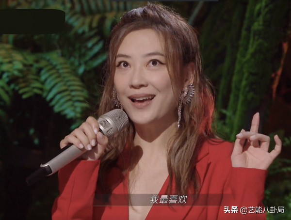 《披荊斬棘》總決賽“嫂子”鬥豔：戚薇獻吻好辣，蔡少芬眼袋嚴重