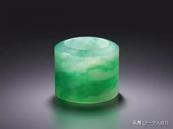 琳琅滿目的扳指