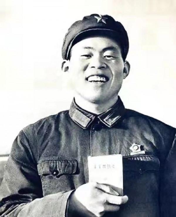 55年前,劉英俊因攔馬救人英勇犧牲,救下的6名兒童後來怎麼樣了 55年前,劉英俊因攔馬救人英勇犧牲,救下的6名兒童後來怎麼樣了