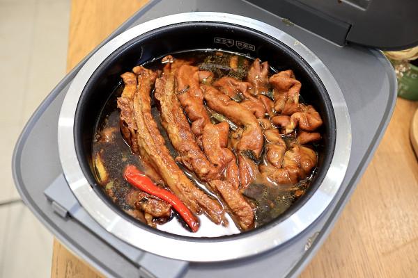 這鍋滷味太香了,1小時出鍋,讓人饞得流口水,自己做經濟實惠 這鍋滷味太香了,1小時出鍋,讓人饞得流口水,自己做經濟實惠