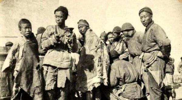 授銜結束,臺下還站著一個人,周總理問原因:還沒有唸到我的名字 授銜結束,臺下還站著一個人,周總理問原因:還沒有唸到我的名字