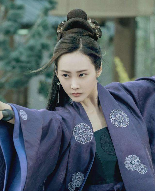 被渣男拉下水，好友取關微博，雖然招黑，卻一直努力著，李純加油