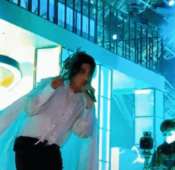 李湘王嶽倫離婚？金雞成水獎？華晨宇高階？甦醒新戀情？