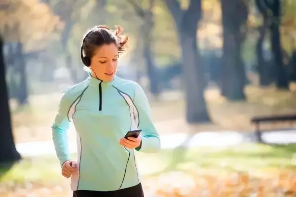 跑步就跑步，千萬別帶手機