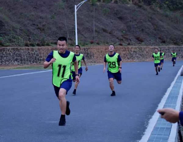 跨省駐防 | 以筆為戈 以紙為戎 案牘上的“守夜人”